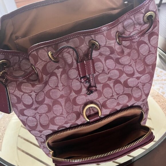 BACKPACK - Picture 3 of 4